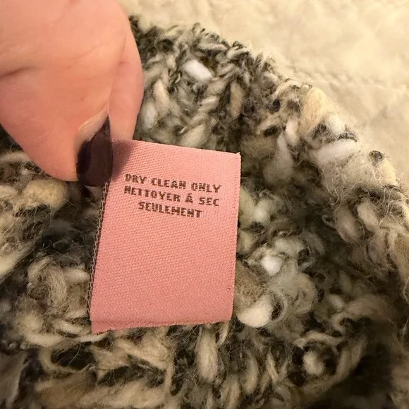 Anthropologie Short Sleeved Chunky Knit Button-Up Cardigan - size Medium - Picture 4 of 4